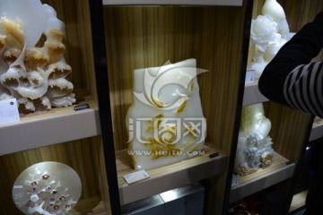 玉石精品雕刻金鱼