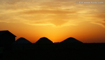 蒙古包晨光