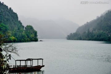 烟雨小东江