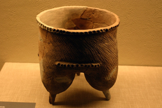 三脚陶器 陶器