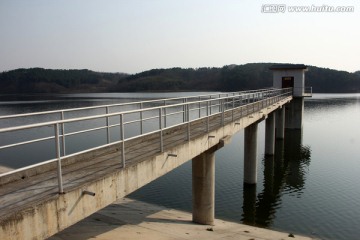 水库