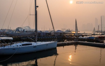 青岛奥帆中心风帆船落日黄昏