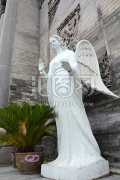 西安教堂天使雕塑