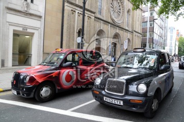 英国伦敦都市风光出租车辆