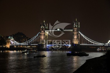 英国伦敦泰晤士河塔桥夜景