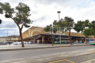 佛罗伦萨交通枢纽火车站