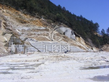 蓝宝石矿山