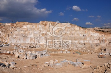 大理石矿山全景