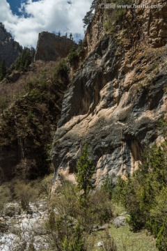 峡谷山崖