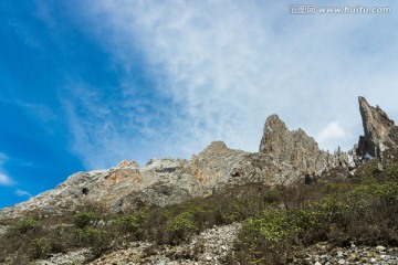 奇峰怪石