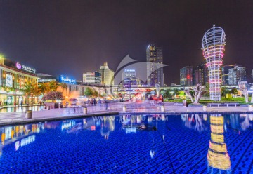 城市广场夜景