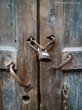 老旧木门锁