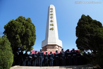 北洋海军忠魂碑