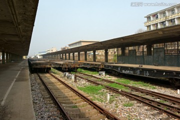 铁轨站台