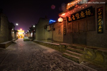 西古堡磨坊夜景 冷暖对比