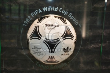 FIFA国际足联总部 足球纪念