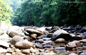 山中流水 山间溪流