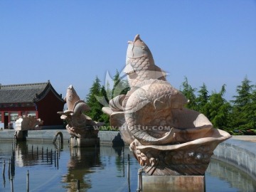 芮城大禹渡黄河鲤鱼雕塑