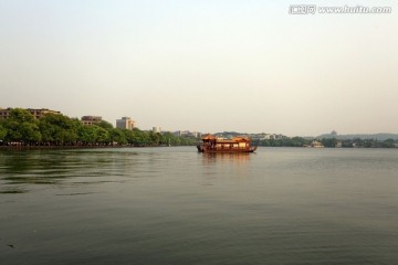 西湖游船