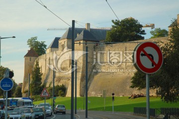 法国卡昂街景 遥看卡昂城堡