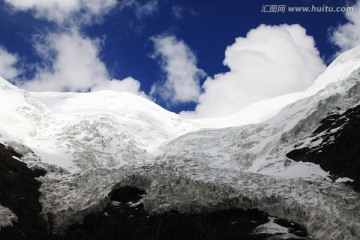 乃钦康桑雪山风光 西藏