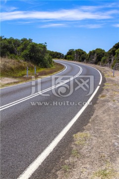 澳洲热带雨林公路向左转弯道