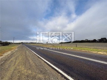 澳洲袋鼠岛农场旁长长的公路
