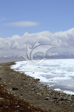 雪山圣湖