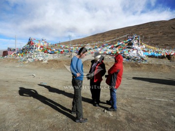 西藏行 措拉山口上的经幡
