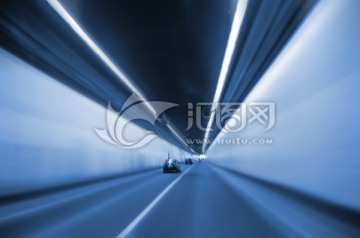 隧道里的车流