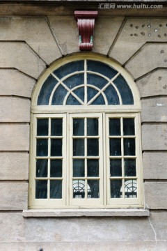 拱形西式窗户