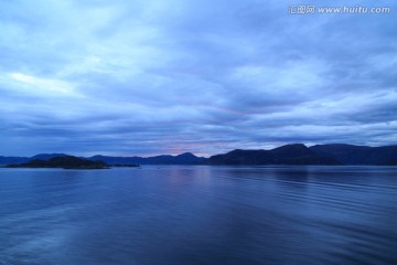 挪威峡湾晨光