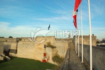 法国卡昂城堡 旗帜飘扬的城墙