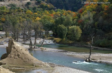 秋天的河谷