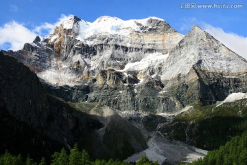 夏季仙乃日峰 稻城三神山