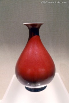 清代霁红釉花瓶