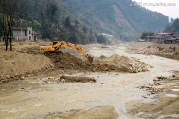 河道清理 水利建设