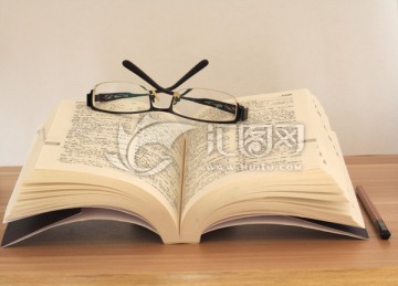 英汉小词典 眼镜