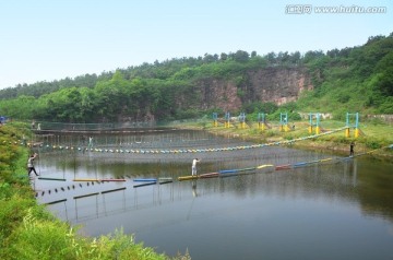 吊桥 过河 户外休闲