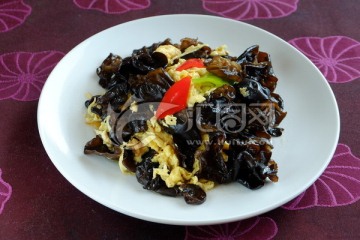 木耳炒鸡蛋