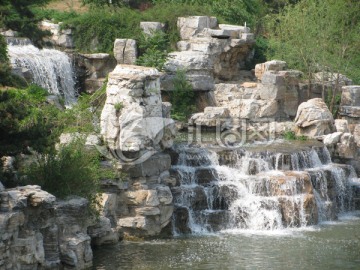 山石溪水