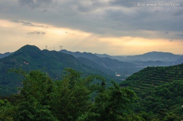 远山暮景