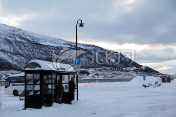 挪威风光 公交站 雪景