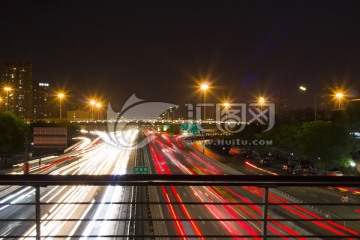 高速车流夜景