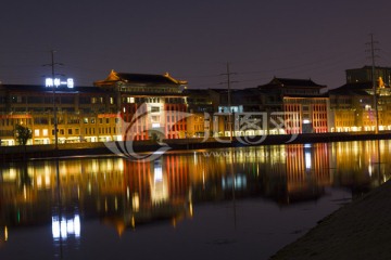 河岸夜景