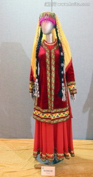 塔吉克族女服