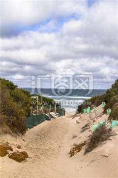 澳洲袋鼠岛海滩上的小道