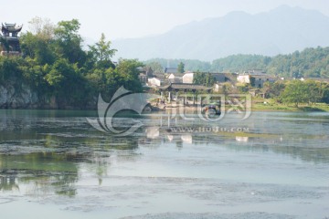 桃花潭水深千尺