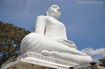 康提山顶寺庙佛像