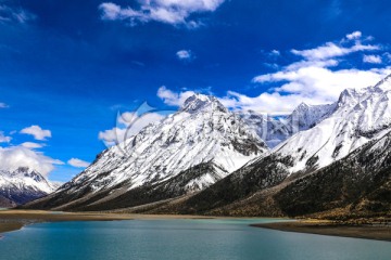 青藏雪山